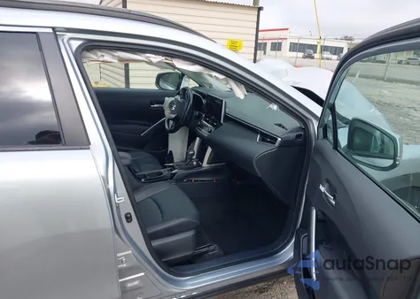 2023 Toyota Corolla Cross Xle z USA, uszkodzony, nr VIN 7MUDAAAGXPV046545